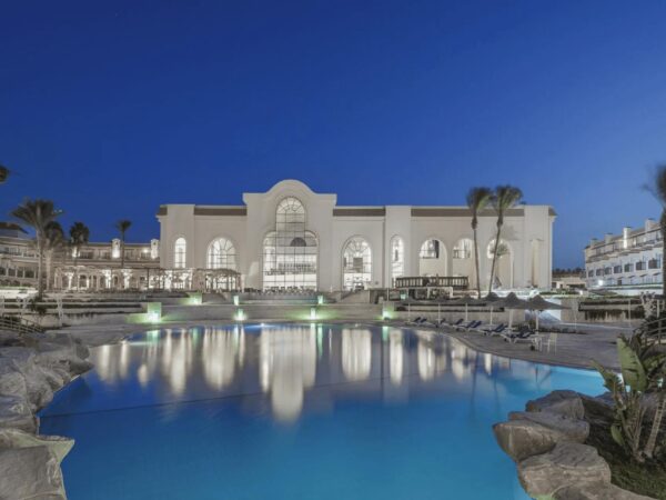 Pyramisa Beach Resort Sahl Hasheesh 5* отель